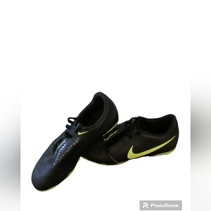 Nike Phantom Venom cleats.  Size 4Y